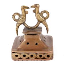 Two Birds Brass Foot Scrubber