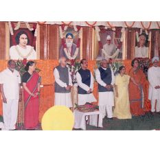 Atal Bihari Vajpayee Sonia Gandhi LK Advani And Other Leaders Prime Minister Group Photo