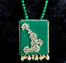 StylishÂ NeckpieceÂ WithÂ EarringsÂ Set