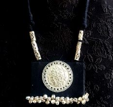 NeckpieceÂ SetÂ WithÂ Black MetalÂ Combination