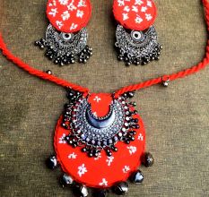 Orange MetalicÂ CombinationÂ NeckpieceÂ WithÂ EarringsÂ Set