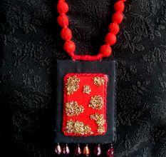 Black Red Combination Neckpiece With Earrings Set