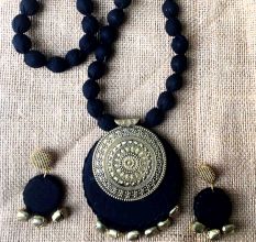BlackÂ WithÂ MetalÂ NeckpieceÂ WithÂ Earrings