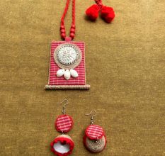 PinkÂ ContrastÂ NeckpieceÂ WithÂ EarringsÂ Set