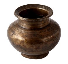 TraditionalÂ Brass PotÂ withÂ Engraving Dotted Pattern