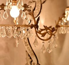 Handcrafted Vintage Design Brass Chandelier With 44 Clear Glass Maple Leaf