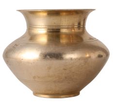 Plain Glossy White Metal Alloy Water Pot