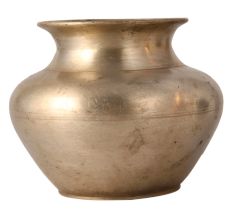 Sturdy White Metal Alloy Water Pot