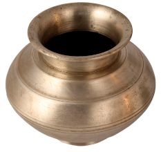 Vintage Water Pot with Embossed Lines Design