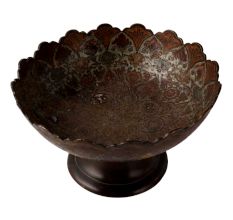 Black Fruit Bowl With Scalloped Edges