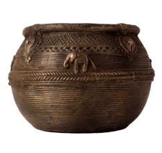 Handcrafted Mana Bowl for Home Decoration