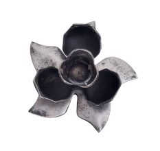 Silver Iron Blooming Lotus T-lite Holder