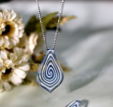 Blue Spiral Leaf Glass Lampwork Pendants for Necklace for Jewellry Making - 1 Piece