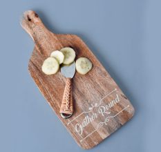 Rectangular Wooden Chopping Board with a Handle For Kitchen