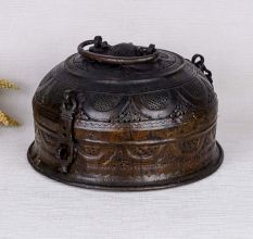 Beautifully Engraved Jewelry Box Made of Brass