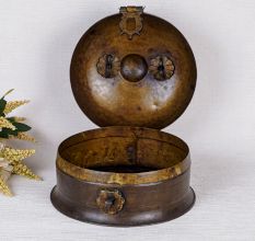Round Handcrafted Jewelry Box Made of High Quality Brass