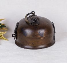 Round Handcrafted Jewelry Box Made of High Quality Brass