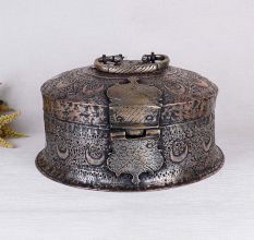 Round Vintage Paan Daan Made of High Quality Brass