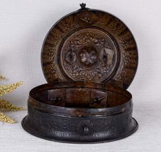 Sturdy Black Jewelry Box Made of Brass
