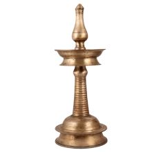 Vintage Oil Lamp Made of High Quality Brass