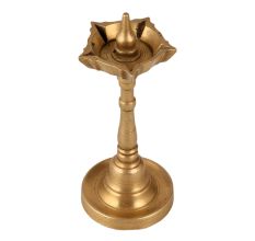 Glossy Aarti Oil Lamp Made of Brass