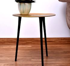 Brown Finish Table Top Made of Premium Aluminium