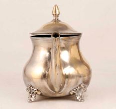 Shiny Vintage Brass Kettle for Home Decoration