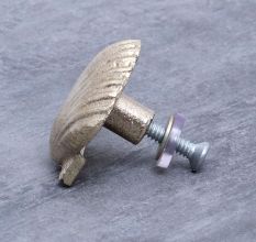 Golden Iron Shell Shaped Knob for Drawer and Cabinet