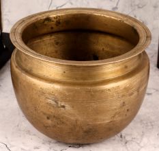 Handmade Vintage Pot Made of High-Quality Brass