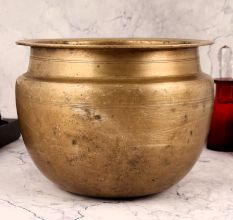 Handmade Vintage Pot Made of High-Quality Brass