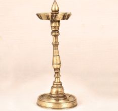 Handcrafted Vintage Brass Oil Lamp in Antique Finish