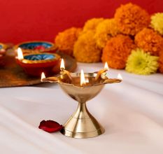 Golden Brass Flower Shaped 5 Wick Oil Lamp