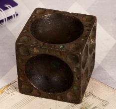 Vintage Cube-Shaped Paper Weight for Office