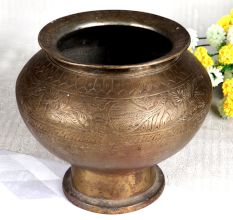 Adorable Engraved Flower Pot Made of Finest Brass