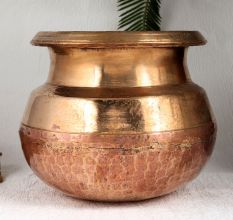 Handcrafted Vintage Copper Cooking Pot for Decor