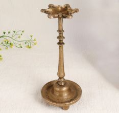 South Indian Art Oil Lamp Made of Finest Brass