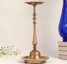Beautiful Brass Oil Lamp in South Indian Art for Decor