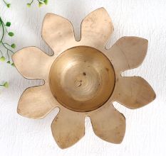 English Art Lotus Brass Pot for Candle Decoration