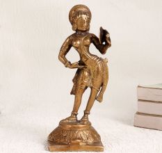 Handcrafted Brass Statue of Lady Standing for Decoration