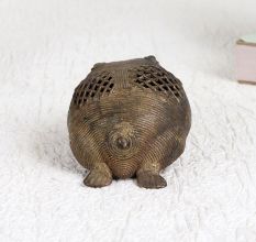 Handmade Finest Brass Frog Statue with Jali Work