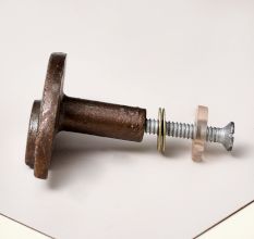 Decorative Iron Cabinet Knob in Unique Seashell Shape