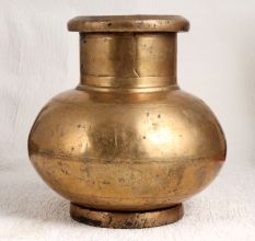 South Indian Art Water Pot with Spout Made of Brass