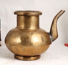 South Indian Art Water Pot with Spout Made of Brass