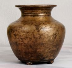 Plain South Indian Art Water Pot Made of High-Quality Brass