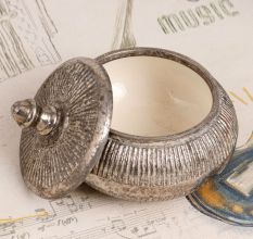 Premium White Metal Box in Vintage Finish for Decoration