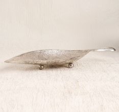 Handmade Leaf Shaped Fruit Bowl Made of Finest White Metal