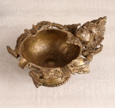 Handmade Nepalese Art Ashtray Made of High-Quality Brass
