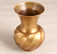Handcrafted Premium Brass Flower Pot in Golden Finish