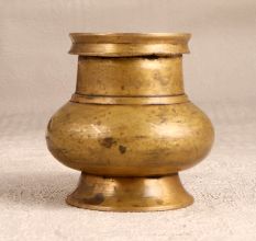 Vintage Sturdy Brass Water Pot with Spout for Decoration