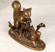 Handmade English Art Brass Statue of Squirrel Family for Decor